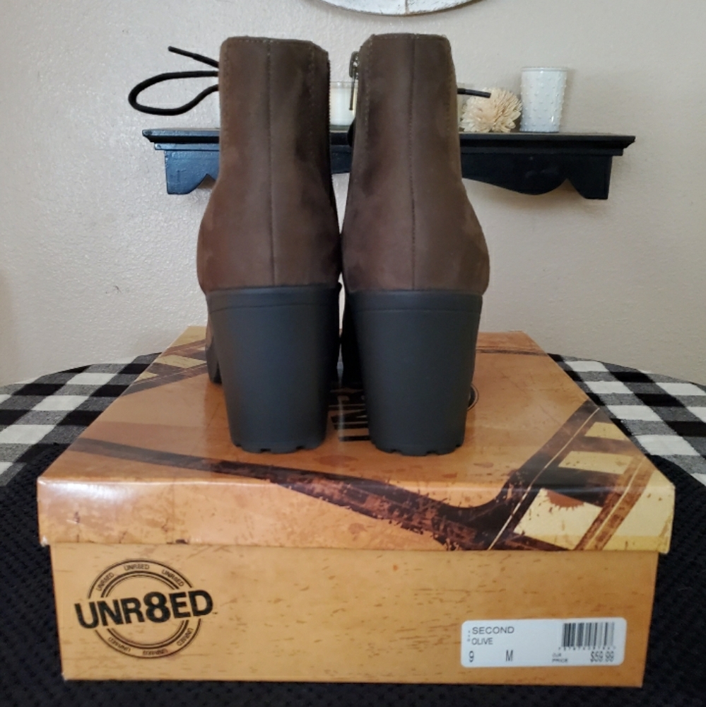 UNRATED HEELED BOOTS - Picture 3 of 5